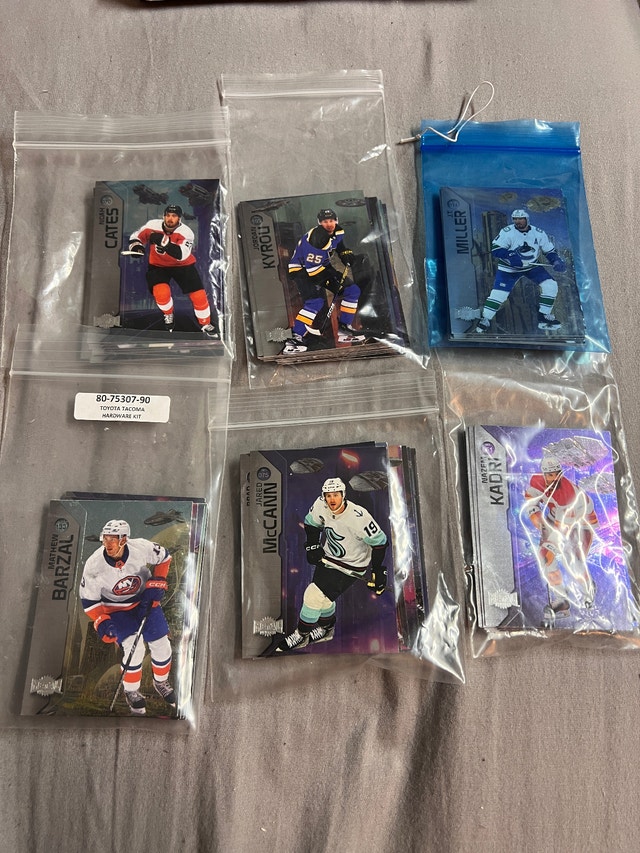 2023-24 Skybox Metal Universe Hockey Cards Mystery Pack - photo 3