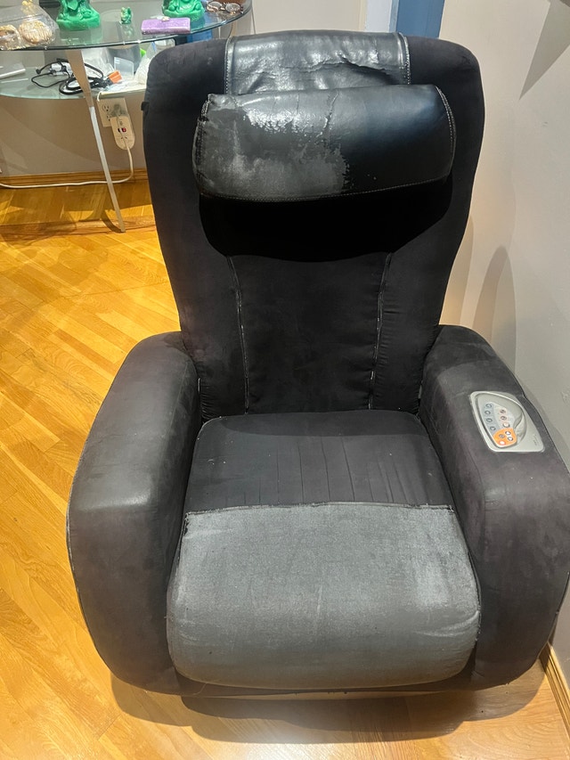 Fully functional Massage Chair The iJoy 2400