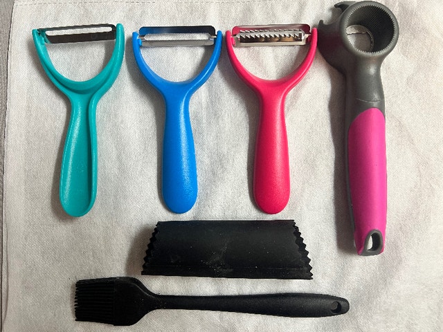 New Set of Stainless Steel Peeler Kit