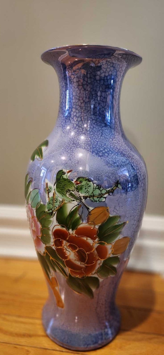 Chinese Floral Vase - photo 2