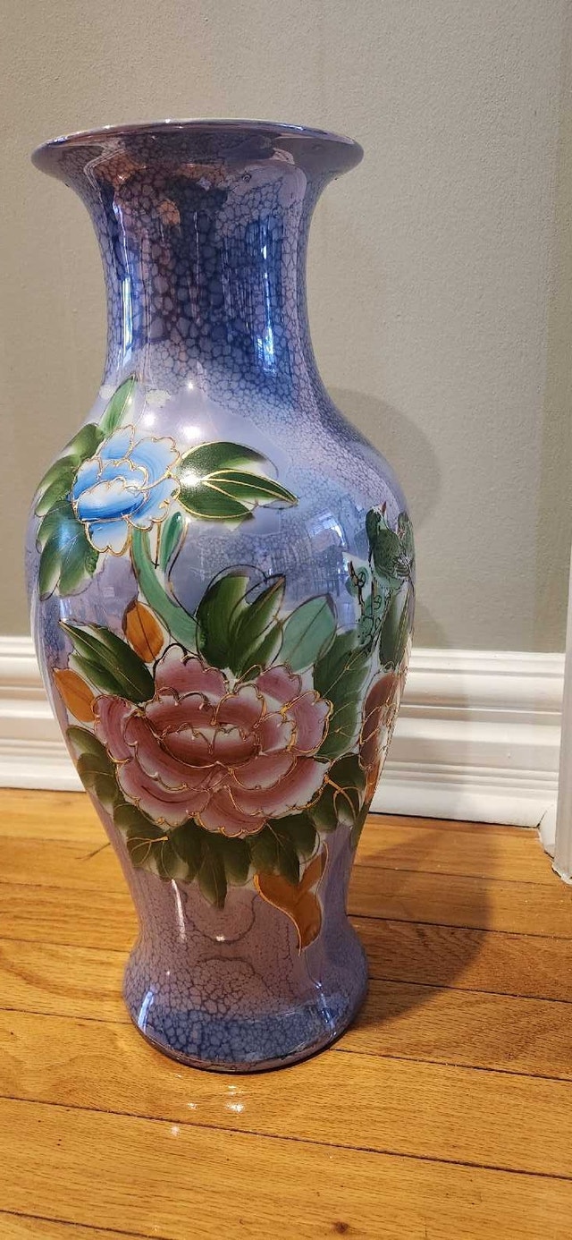 Chinese Floral Vase - photo 3
