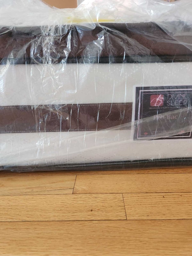Queen Mattress - Almost New - photo 2