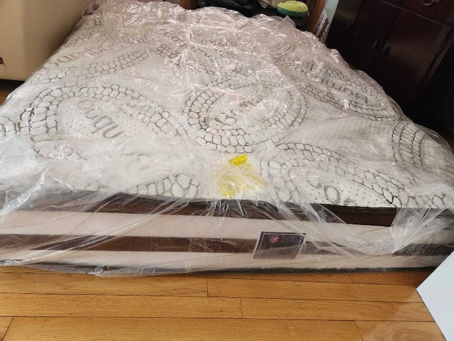 Queen Mattress - Almost New - photo 3