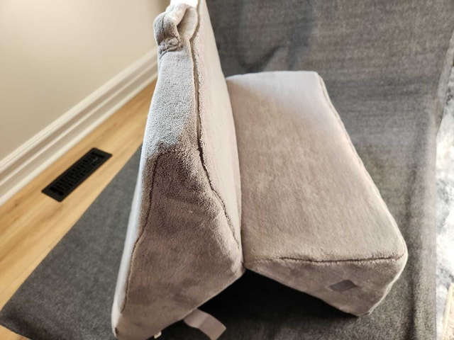 Brookstone 4-in-1 Bed Wedge Pillow - photo 2