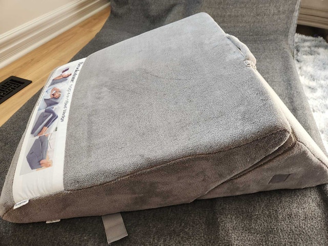 Brookstone 4-in-1 Bed Wedge Pillow - photo 4