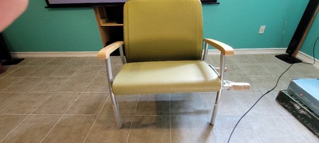 Chair for senior, wide seat - photo 2