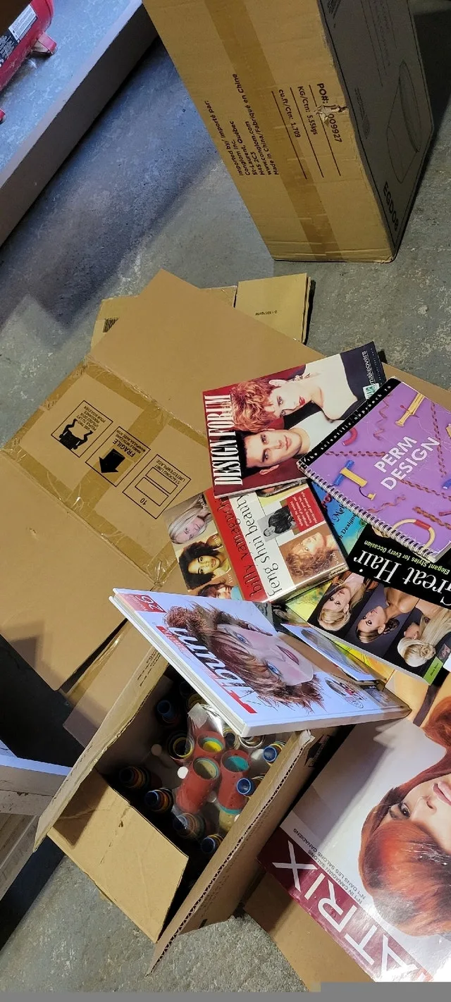 Hairstylist books and Matrix color chart - photo 2