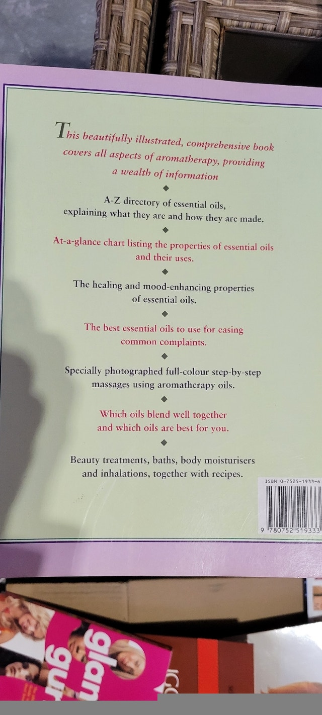 Encyclopedia books - 3 books - photo 4