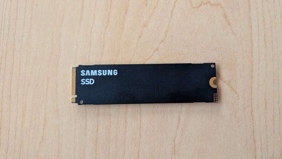 Samsung 512GB NVMe SSD w/ Win 10 Home (Like New) - photo 2