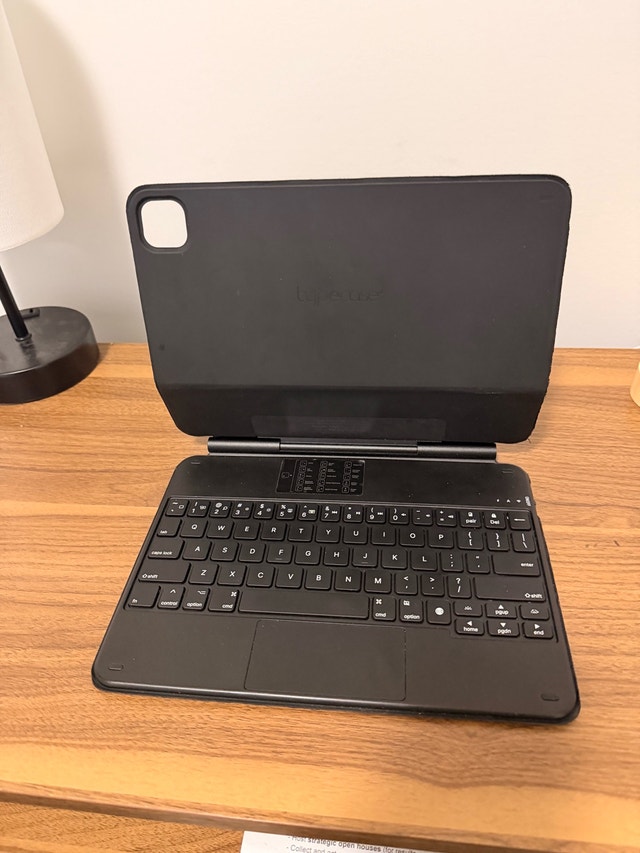Logitech Keyboard for iPad Pro 11 inch
