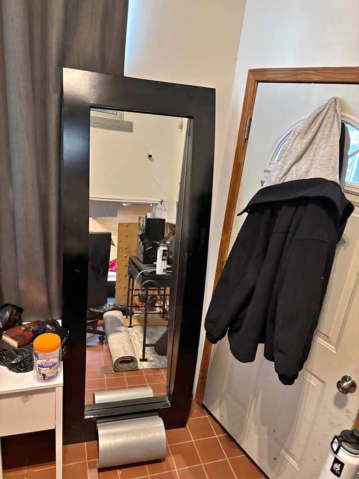 LARGE STANDING MIRROR