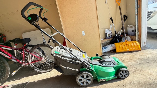 Lawn Mower (wired)