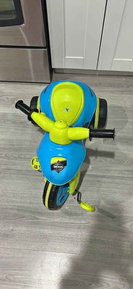 Motor tricycle