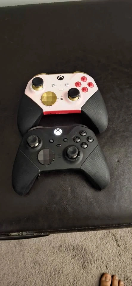 XBOX SERIES 2 CONTROLLERS! - photo 3