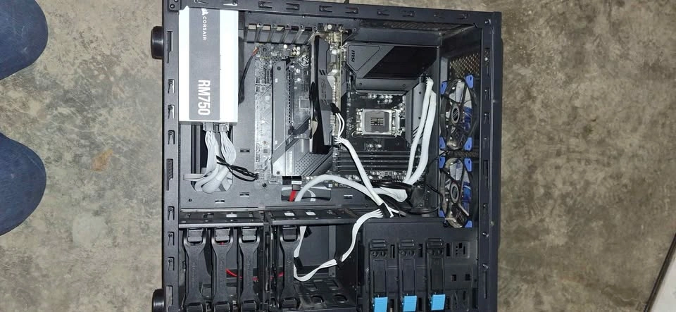 GAMING CASE WITH PARTS - photo 3