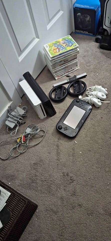 HUGE Nintendo Wii & Wii U Bundle - Consoles, Controllers & Games