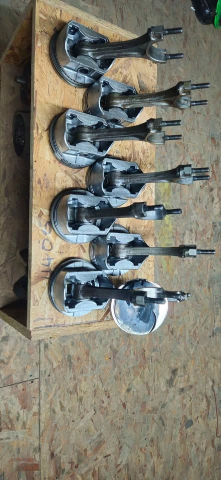 Flat top 454 pistons - photo 3