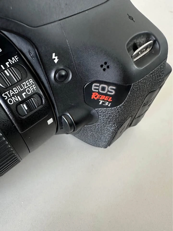 Canon EOS Rebel T3i w/ 18-55mm & 55-250mm Lenses, Case, Stand - photo 2