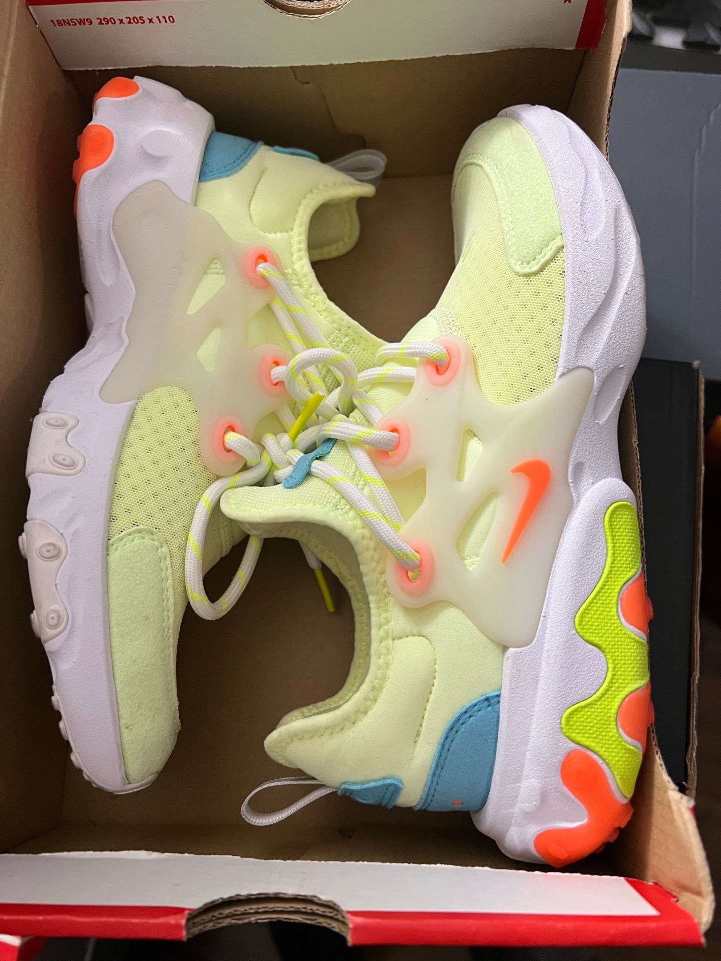 NIKE REACT PRESTO (GS) Sz 5Y