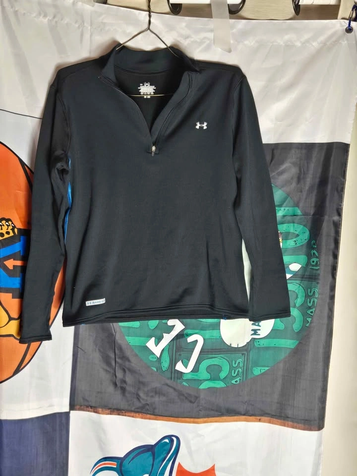 Under Armour Men's Long Sleeve Base 2.0 1/4 zip. Medium. - photo 2