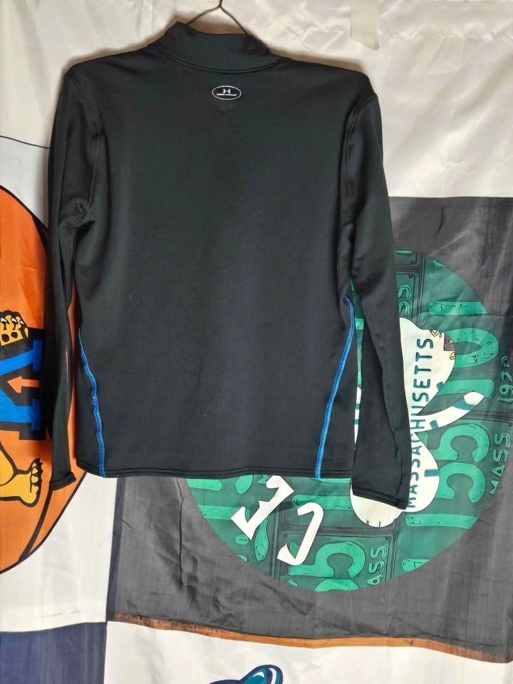 Under Armour Men's Long Sleeve Base 2.0 1/4 zip. Medium. - photo 3