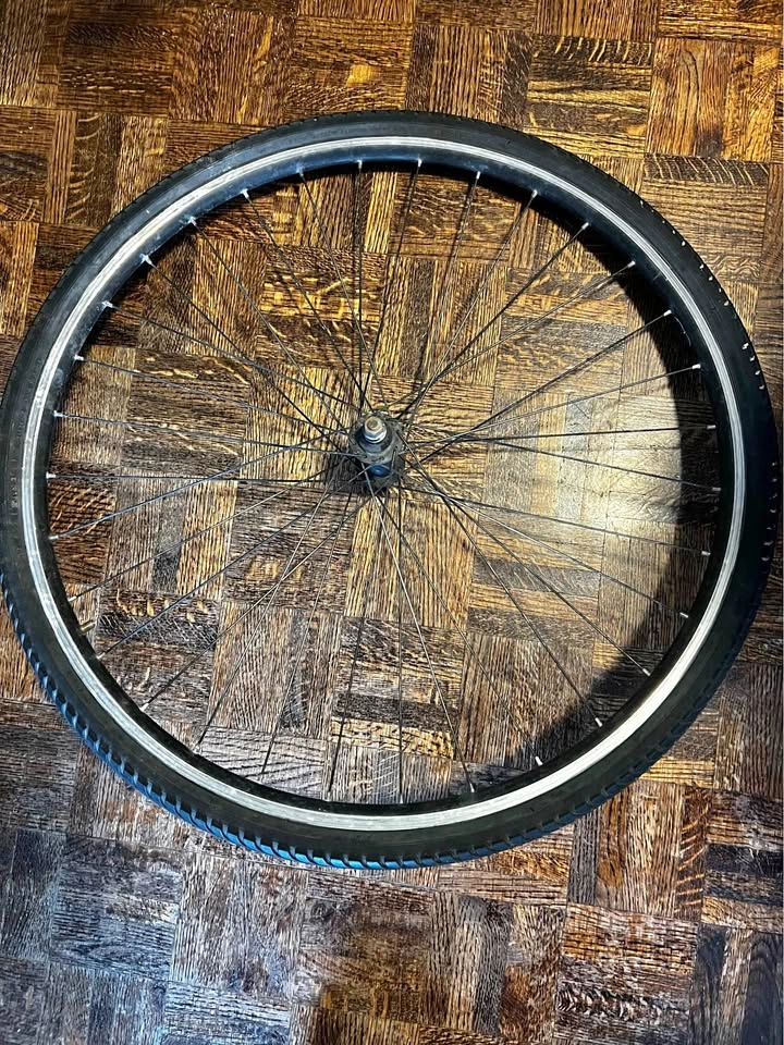 700x35c Front Tire, Tube, and Rim