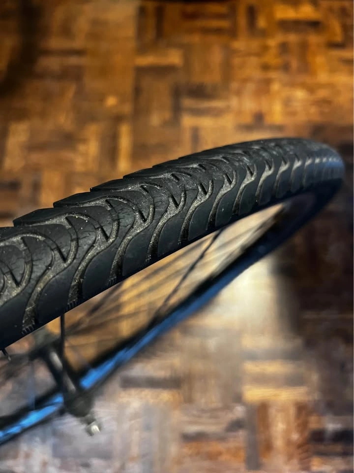 700x35c Front Tire, Tube, and Rim - photo 2