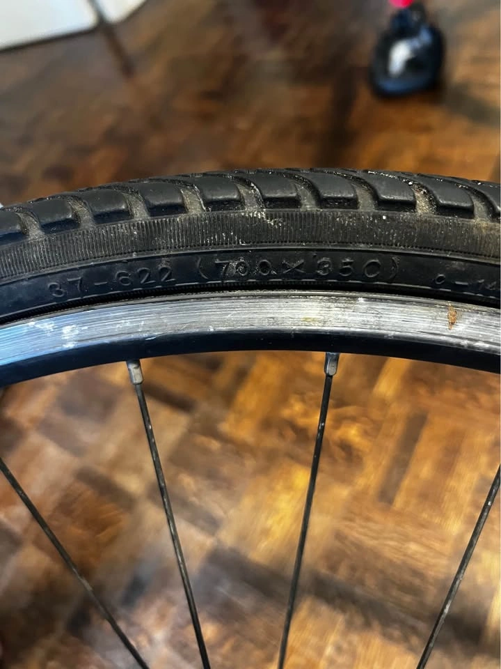700x35c Front Tire, Tube, and Rim - photo 3