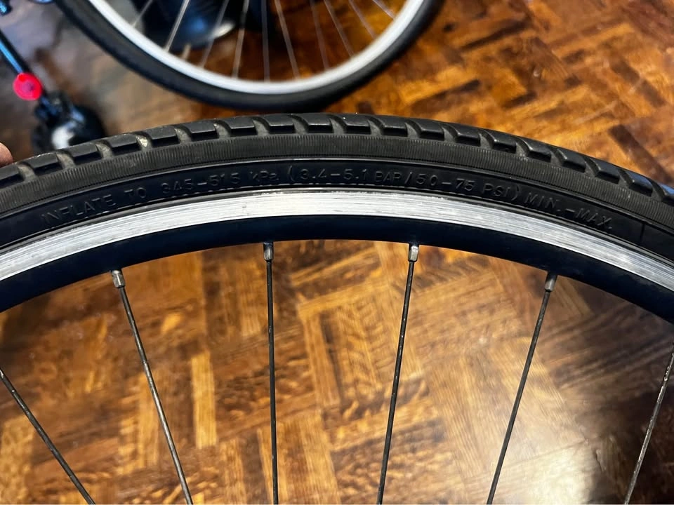 700x35c Front Tire, Tube, and Rim - photo 4