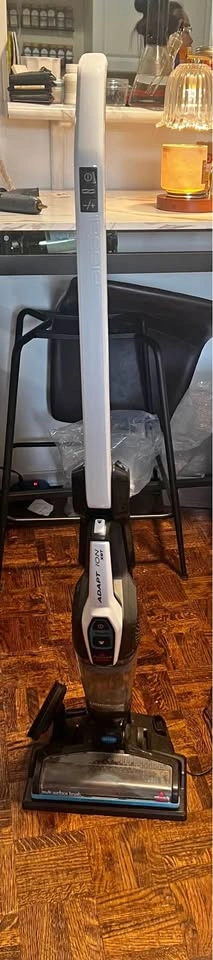 Cordless Bissell adapt ion xrt vacuum