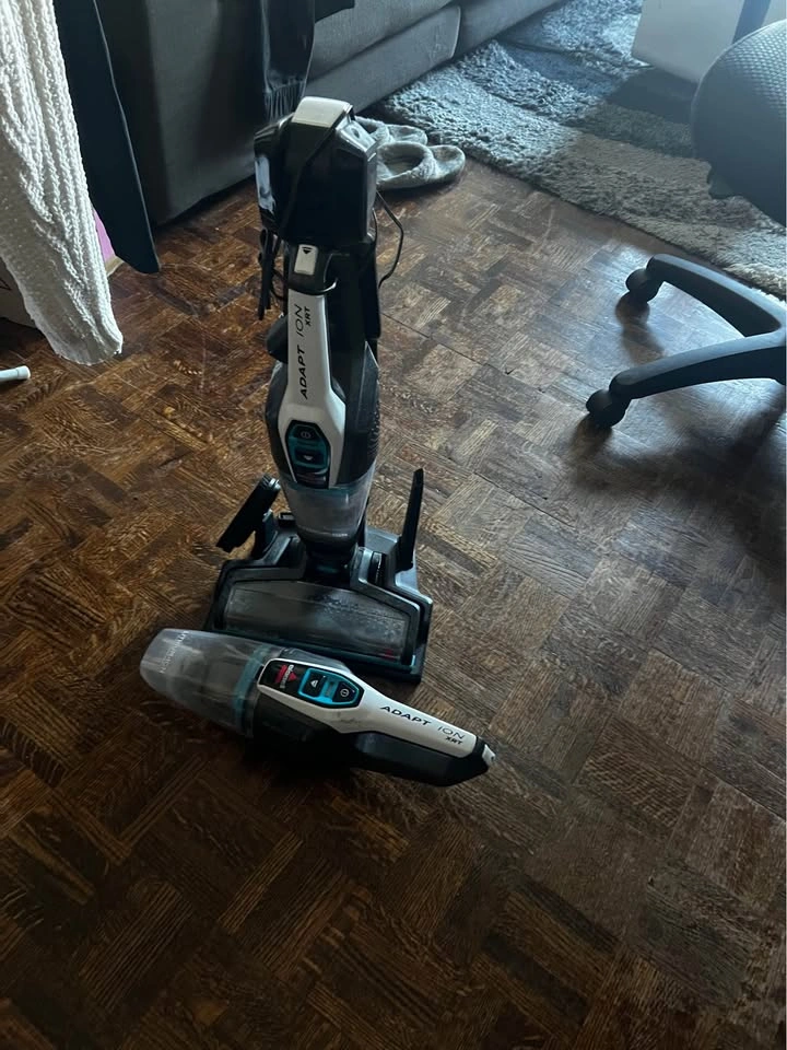 Cordless Bissell adapt ion xrt vacuum - photo 4