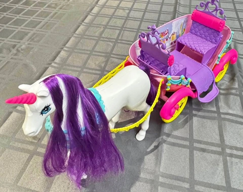 Unicorn Horse & Carriage - Looks New, NOT Battery Operated