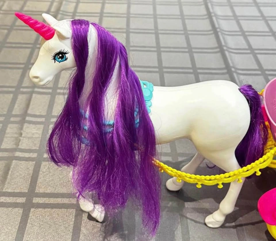 Unicorn Horse & Carriage - Looks New, NOT Battery Operated - photo 2