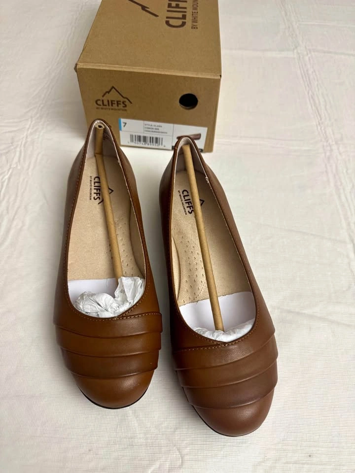 Cliffs by White Mountain Women's Clara Ballet Flats - Size 7