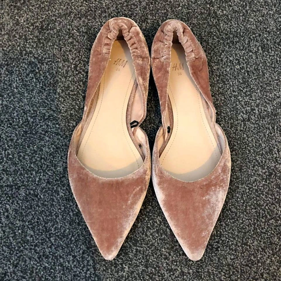 H&M Blush Pointed Toe Velvet Flats