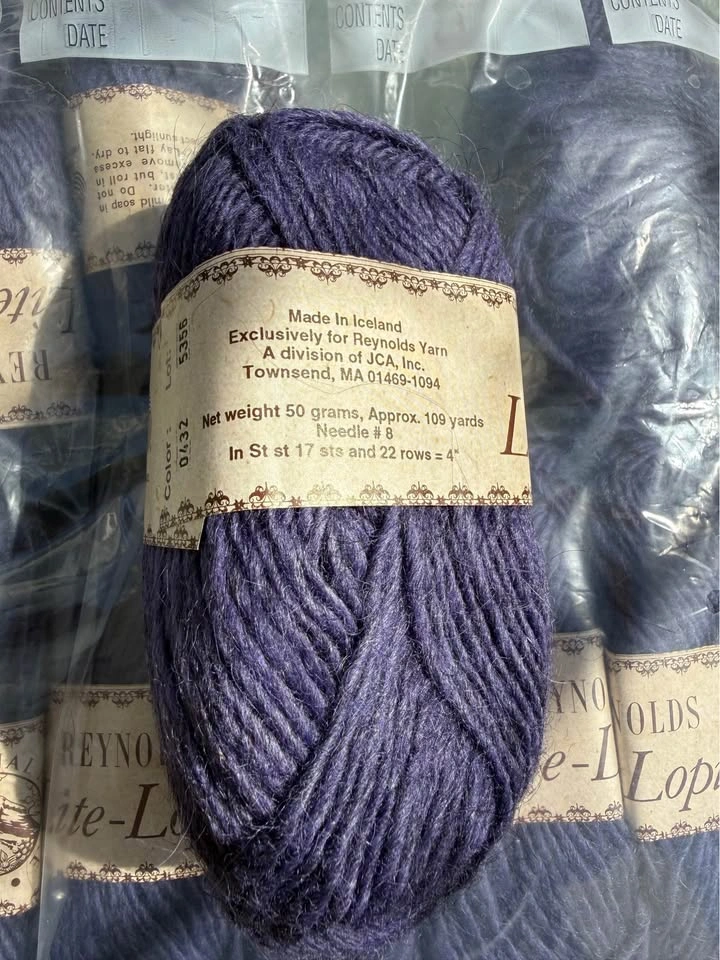 9 Skeins Lopi Lite Icelandic Wool Yarn - photo 2