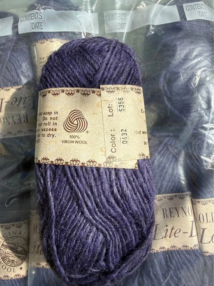 9 Skeins Lopi Lite Icelandic Wool Yarn - photo 3