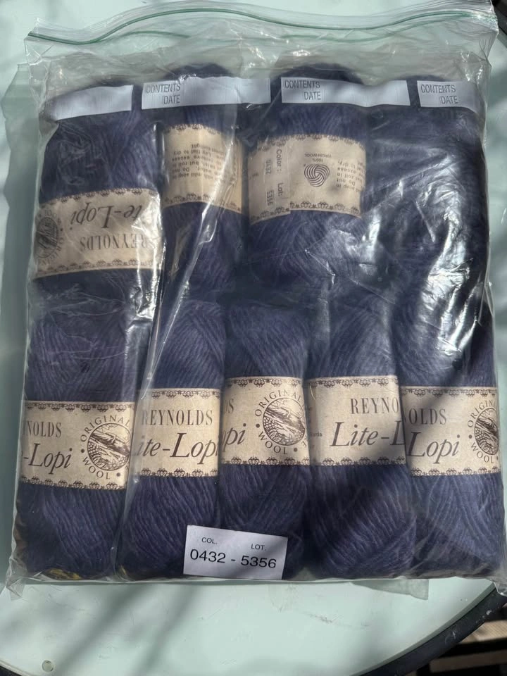 9 Skeins Lopi Lite Icelandic Wool Yarn - photo 4