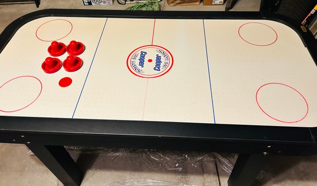 Air Hockey Table