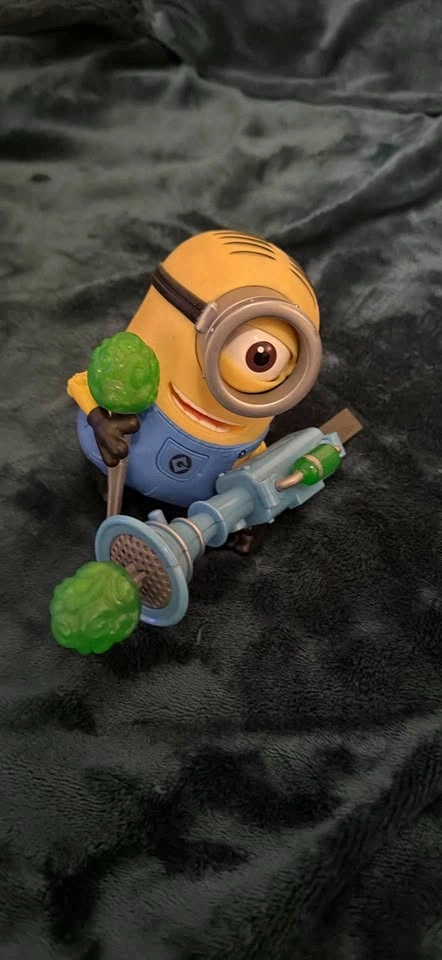 Minion toy with blaster