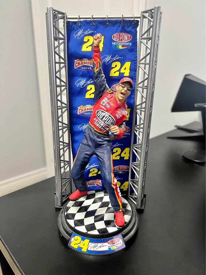 Jeff Gordon NASCAR Figurine - 2001 Champion