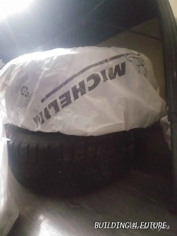 Bridgestone 4x Winter Tires 215/60R16 - photo 2