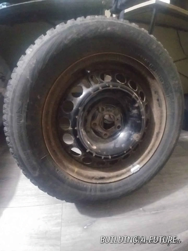 Bridgestone 4x Winter Tires 215/60R16 - photo 3