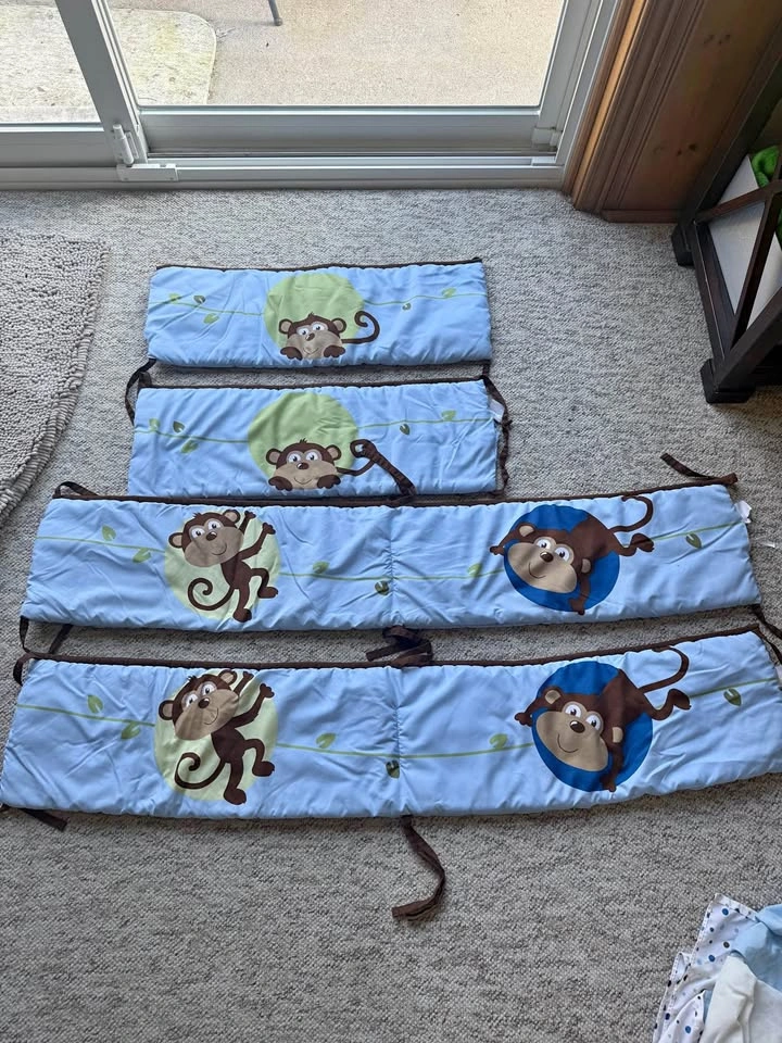 Crib Bumper Pads and Blanket