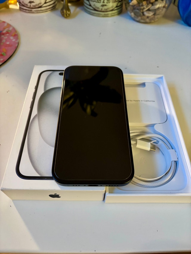iPhone 15 - photo 4