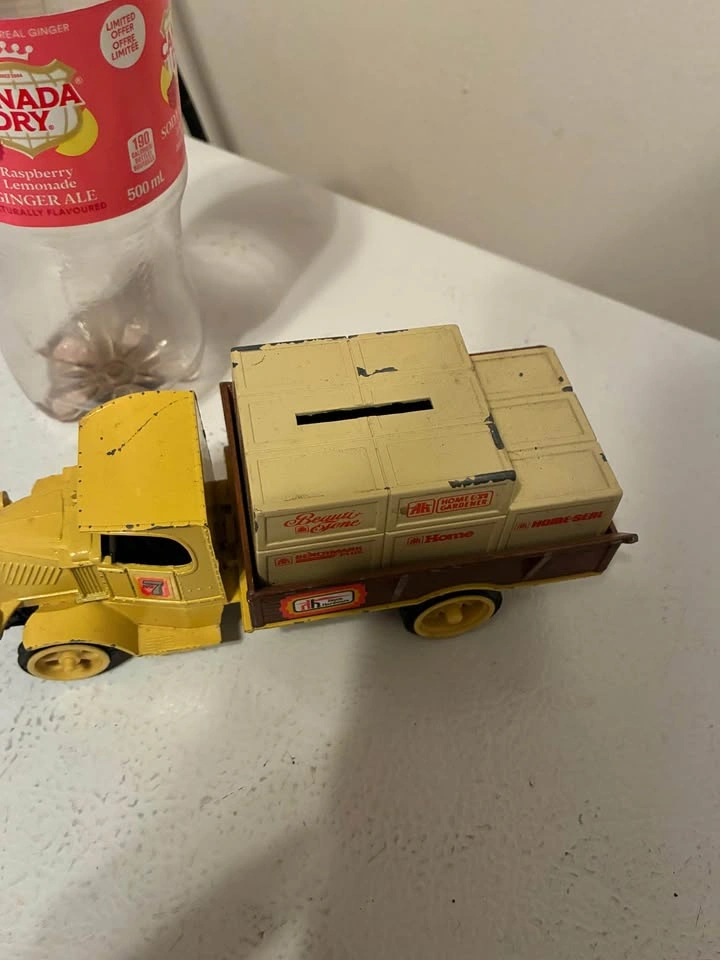 Toy Coin Banks - All Have Keys - photo 3