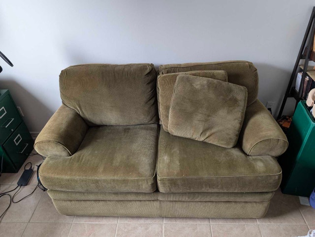 Olive couch - photo 3