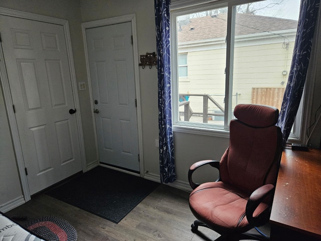 Rooms for Rent Near McMaster University - photo 4