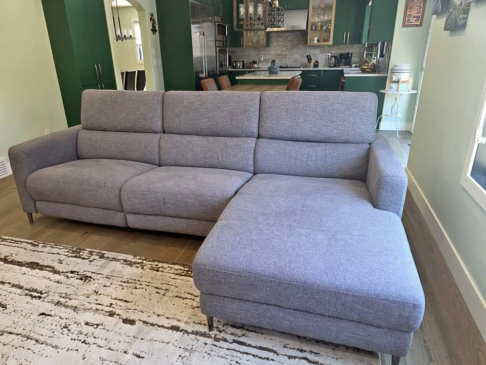 KODE Kendra Power Motion Sectional Sofa - 109", Light Grey