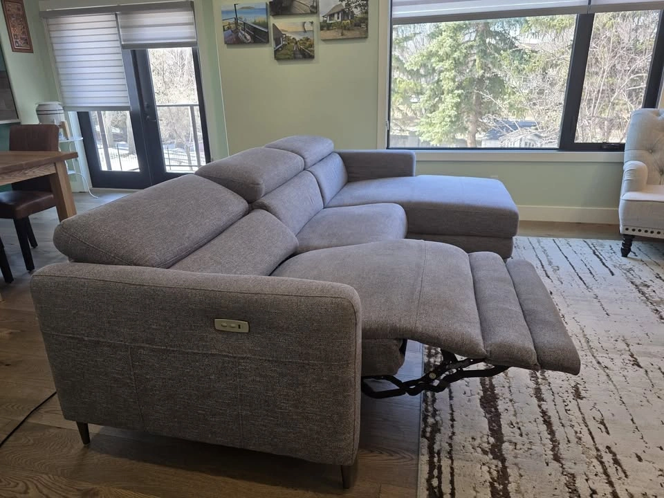 KODE Kendra Power Motion Sectional Sofa - 109", Light Grey - photo 5
